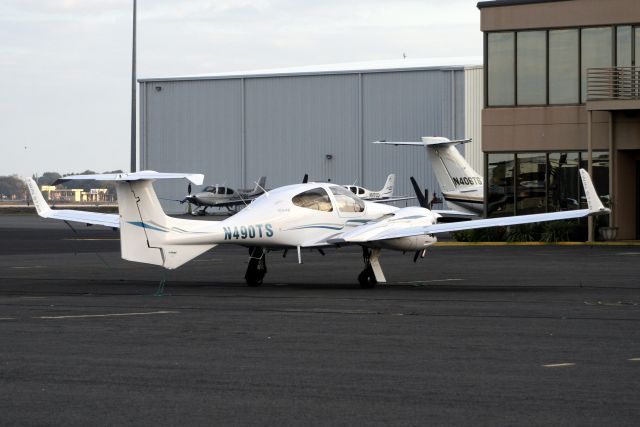 Diamond Twin Star (N490TS) - 14-Feb-12