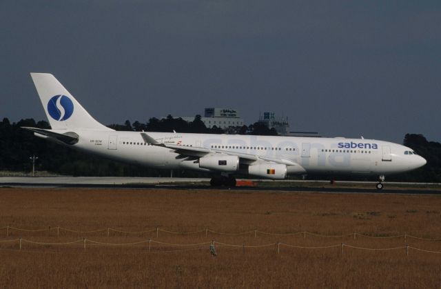 Airbus A340-200 (OO-SCW) - Departure at Narita Intl Airport Rwy16R on 1997/11/10