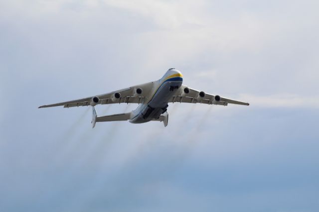 Antonov Antheus (UR-82080) - Ted stevens in front of runway 33 and 15 