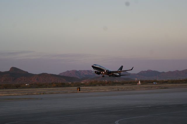 Boeing 737-700 (N851AM) - TAKE OFF IN RUNWAY 23