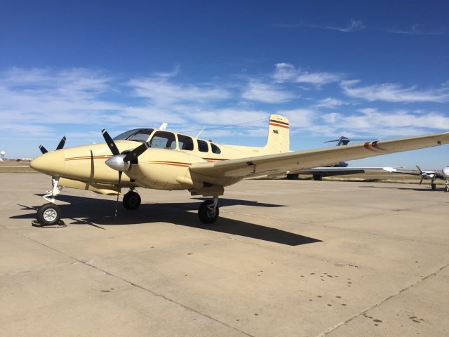 Beechcraft Twin Bonanza (N385B) - 1959 D50-B Twin Bonanza