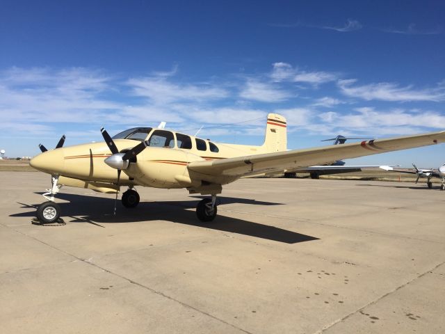 Beechcraft Twin Bonanza (N385B) - 1959 D50-B Twin Bonanza