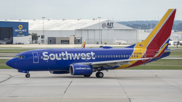 Boeing 737-700 (N758SW) - Taxiing to depart 13Rbr /6/10/17