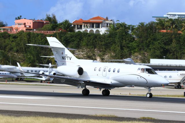 Hawker 800 (N17TV)