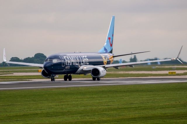 Boeing 737-800 (G-FDZG)