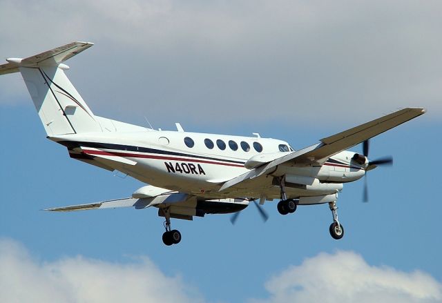 Beechcraft Super King Air 200 (N40RA)