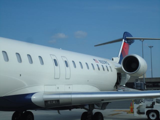 Canadair Regional Jet CRJ-900 (N301PQ)