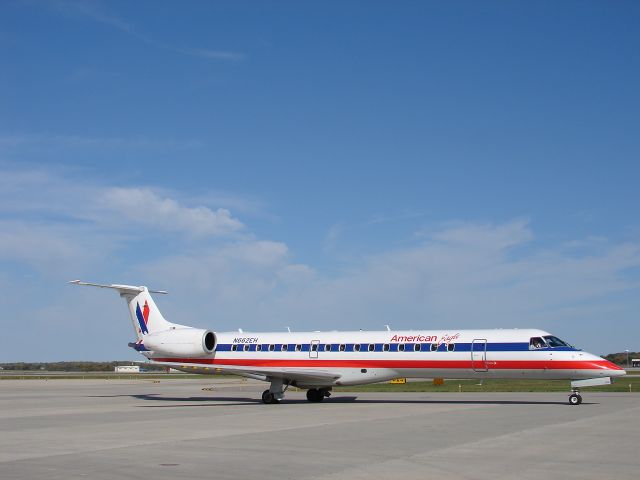 Embraer ERJ-145 (N662EH)