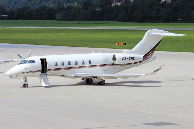 Bombardier Challenger 300 (CS-CHE)