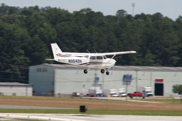 Cessna Skyhawk (N9042H)