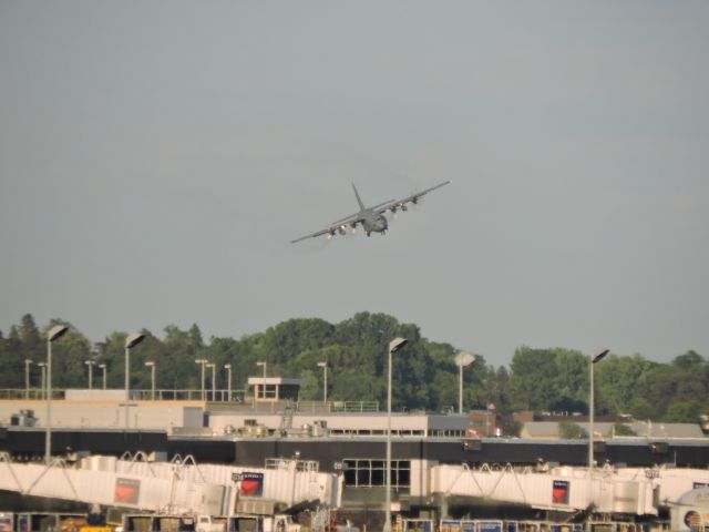 Lockheed C-130 Hercules —