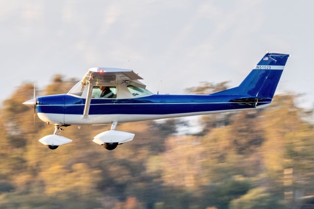 Cessna Commuter (N51029) - Landing after a formation flight