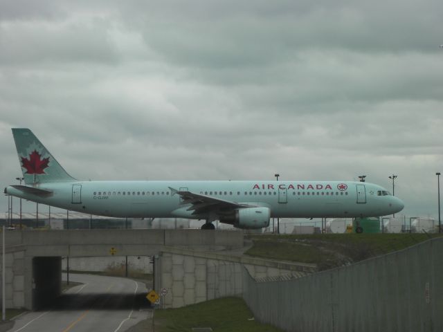 Airbus A321 (C-GJWI) - Taxiing for Takeoff on Runway 06L