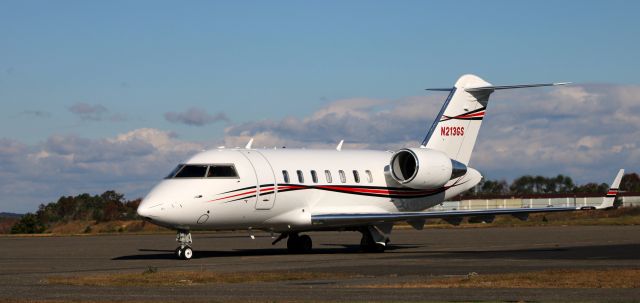 Canadair Challenger (N213GS) - Taxiing to parking is this 2014 Canadair Bombardier Challenger 605 in the Autumn of 2021.