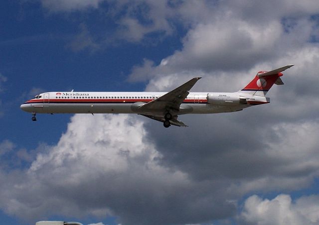 McDonnell Douglas MD-83 (EI-CKM) - Photo date 19/06/04 C/n 49792