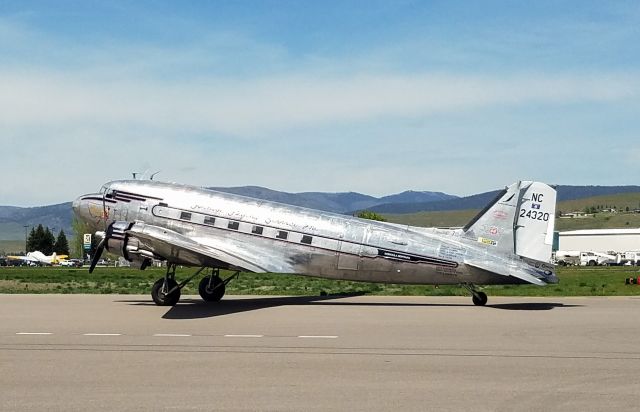 Douglas DC-3 (N24320) - Douglas C-47A-90-DL (DC-3C)