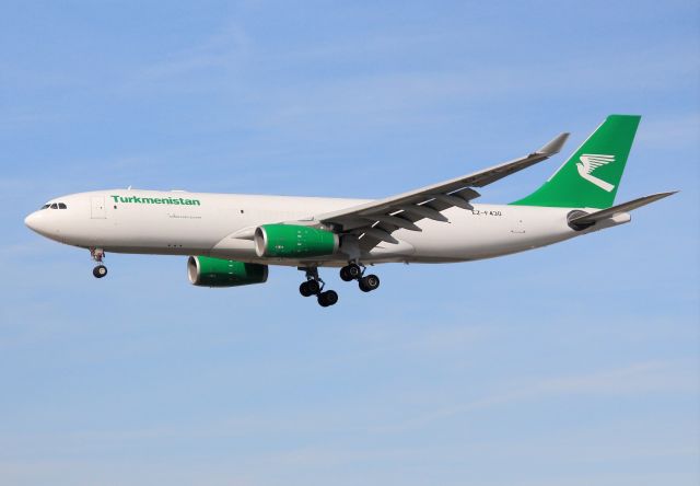 Airbus A330-200 (EZ-F430)