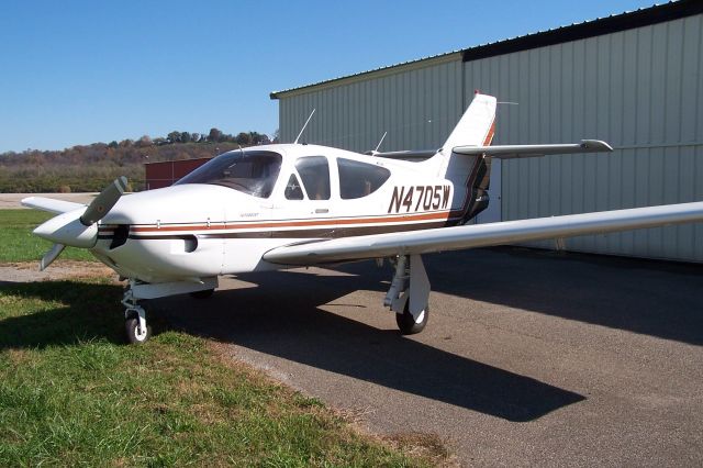 Rockwell Commander 114 (N4705W)