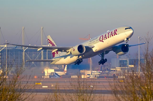 Boeing 777-200 (A7-BEF)