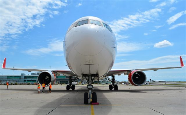 BOEING 767-300 (C-FMWU)