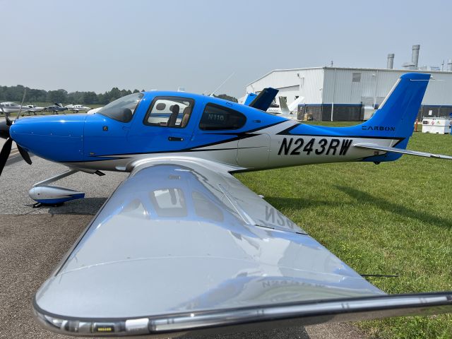 Cirrus SR-22 (N243RW)