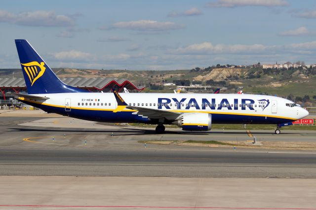 Boeing 737 MAX 8 (EI-HEW) - Taxiing to Stand 16 on 5-Mar-24 operating flight RYR2947 from EBBR.