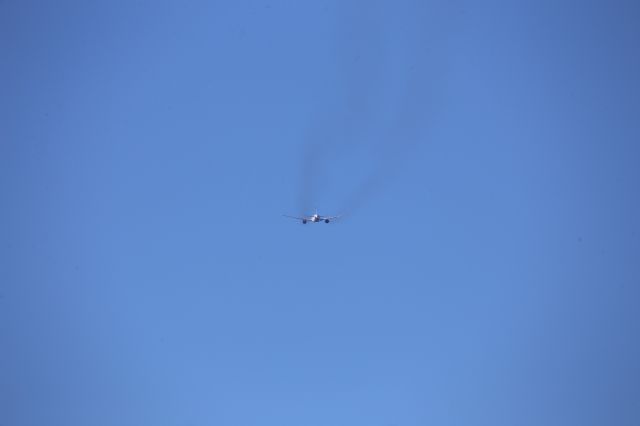 Boeing 777-200 (N772UA)