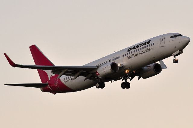 Boeing 737-800 (VH-VYB)