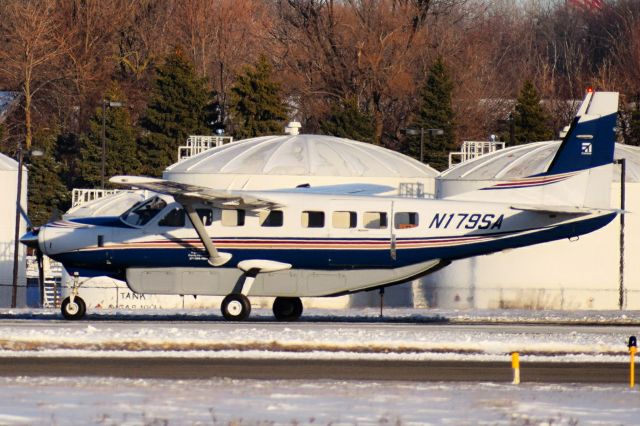 Cessna Caravan (N179SA) - N179SA operating as PRY2 from Montreal (YUL) taxiing into the FBO Ramp at the Buffalo Niagara International Airport