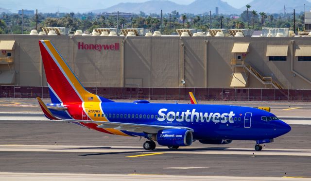 Boeing 737-700 (N200WN) - Spotted at KPHX on July, 7 2020br /Need a top notch Realtor in Arizona? Call Jake Youngs with Keller Williams Arizona Realty. 602.628.3487 | jakeyoungs@kw.com