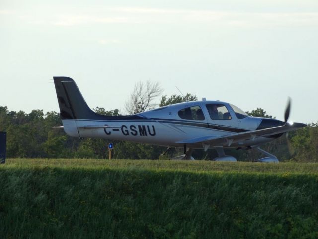 Cirrus SR-22 (C-GSMU)