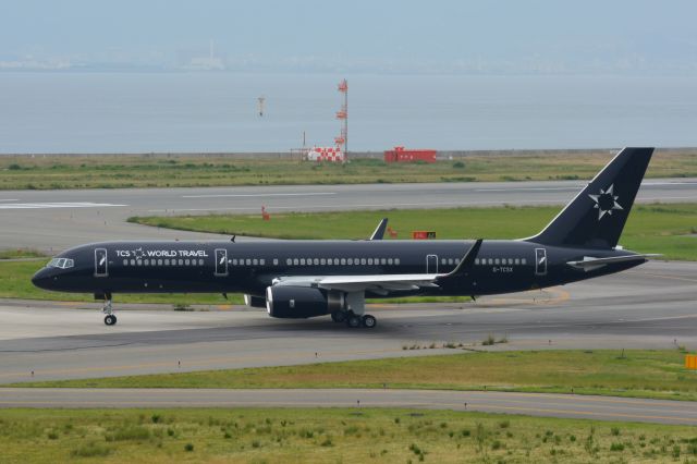 Boeing 757-200 (G-TCSX)