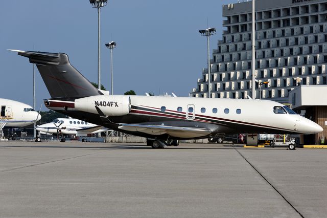 Embraer Legacy 550 (LXJ404)