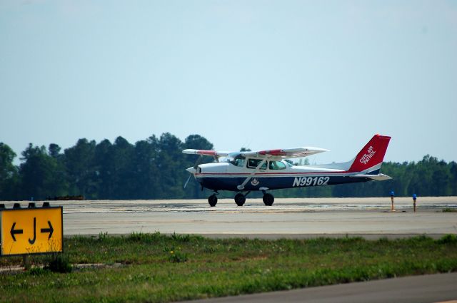 Cessna Skyhawk (N99162)