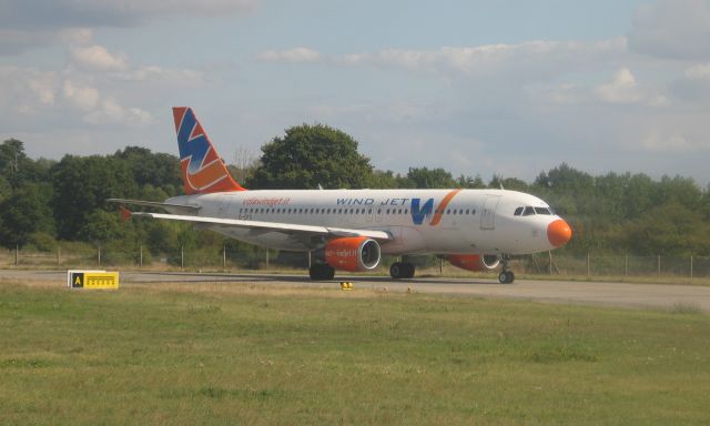 Airbus A320 (EI-DFO)