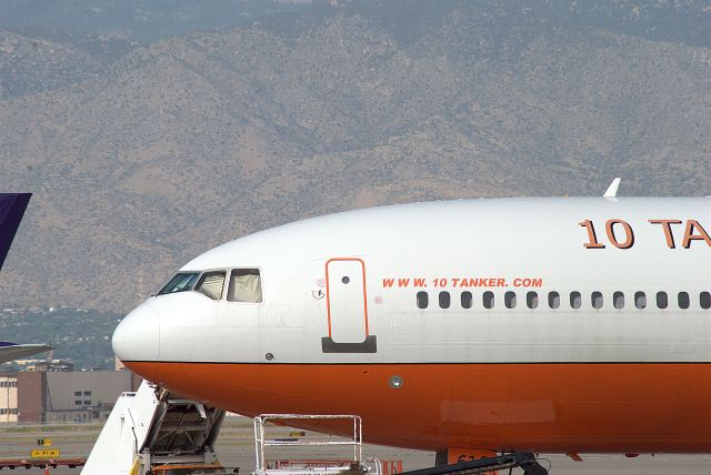 McDonnell Douglas DC-10 (N612AX)