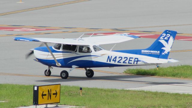 Cessna Skyhawk (N422ER)