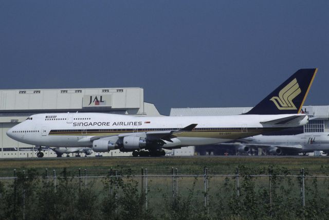 Boeing 747-400 (9V-SPF) - Departure at Narita Intl Airport Rwy34L on 1998/10/08