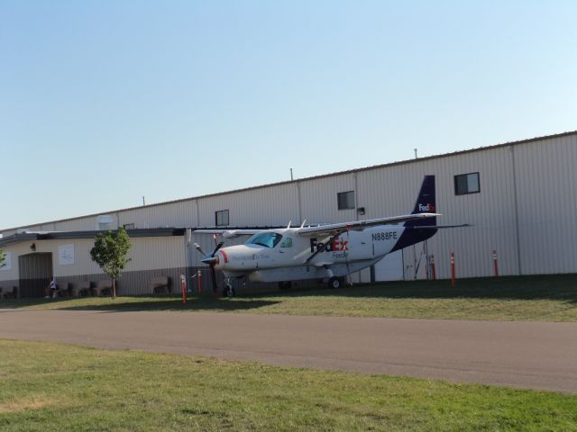 N888FE — - Cessna 208B Grand Caravan