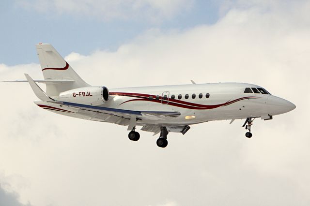 Dassault Falcon 2000 (G-FBJL) - TAG AVIATION(UK) Ltd. OLD REGISTRATION N132DA.
