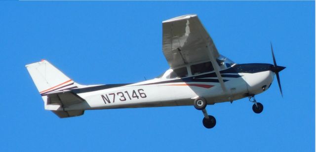 Cessna Skyhawk (N73147) - N73146 departing CVO 27th September 2020.