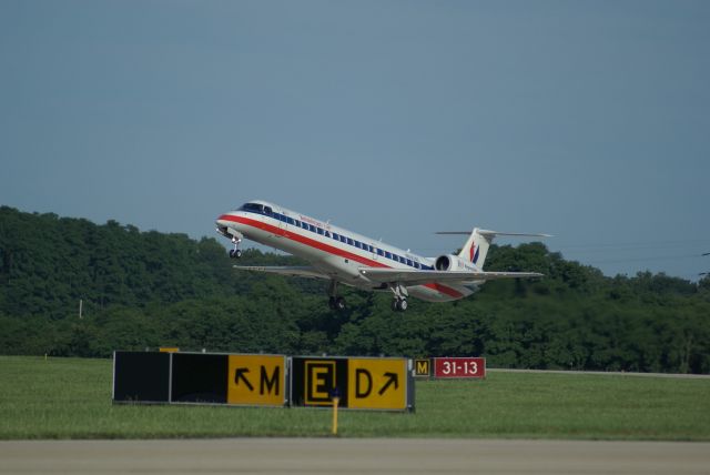 Embraer ERJ-145 (N693AE)