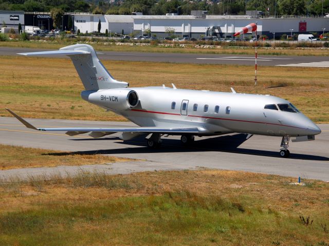 Bombardier Challenger 300 (9H-VCM) - 05 aout 2016