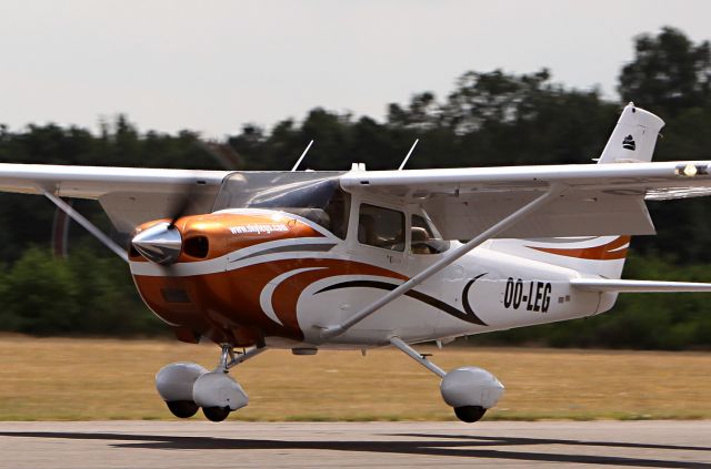 Cessna Skylane RG (OO-LEG)