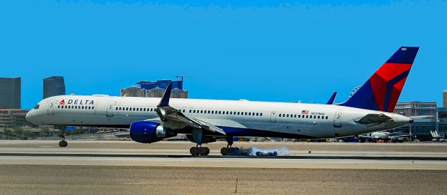 BOEING 757-300 (N591NW) - N591NW Delta Air Lines Boeing 757-351 / 5811 (cn 32991/1030) - Las Vegas - Harry Reid International Airport KLASbr /USA - Nevada July 3, 2022br /Photo: Tomás Del Coro