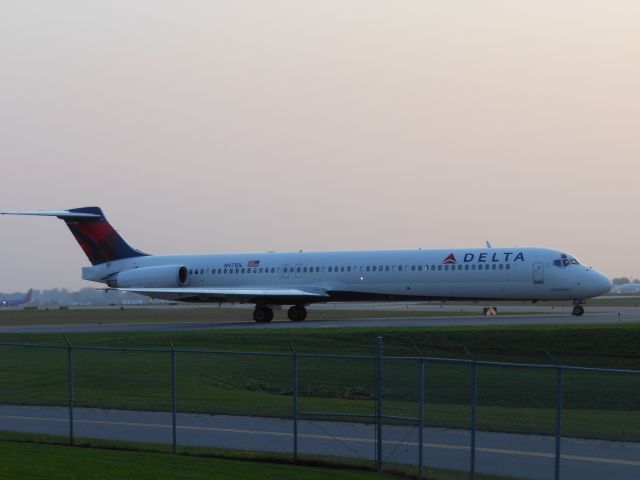 McDonnell Douglas MD-88 (N971DL)