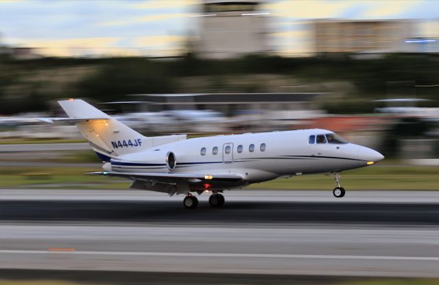 Hawker 800 (N444JF)