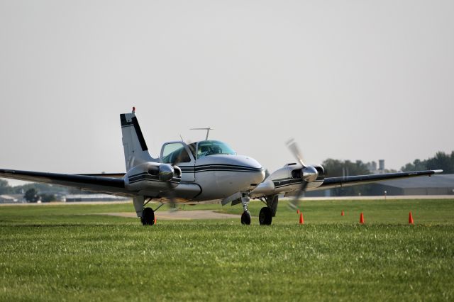 Beechcraft 55 Baron (N7178N) - On flightline