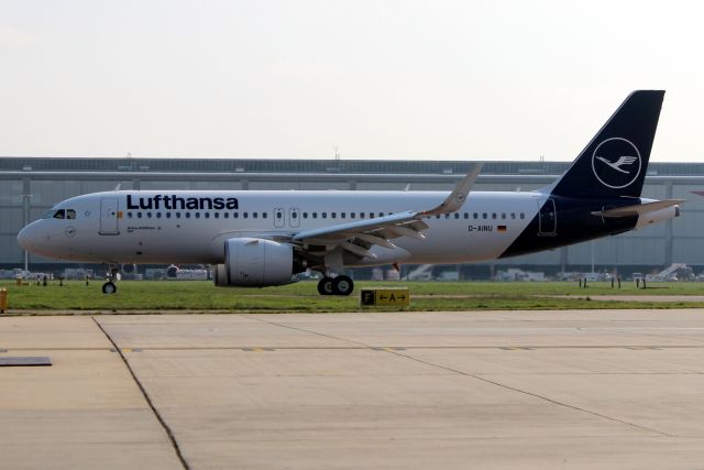Airbus A320neo (D-AINU) - Taxiing to Stand 218R on 28-Mar-19 operating flight LH908 from EDDF.