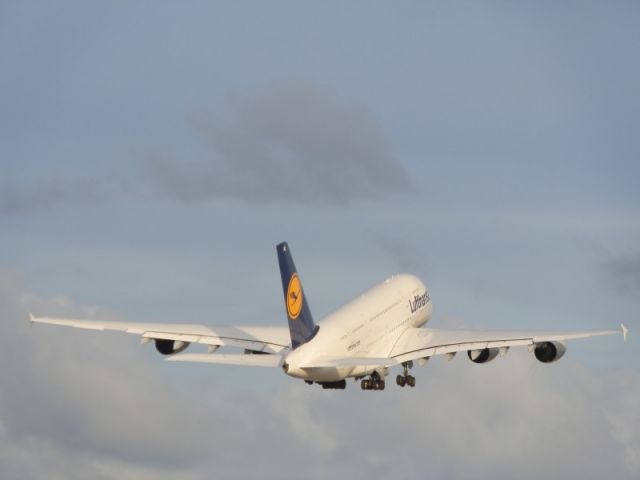 Airbus A380-800 (D-AIMC) - Rotating to EDDF